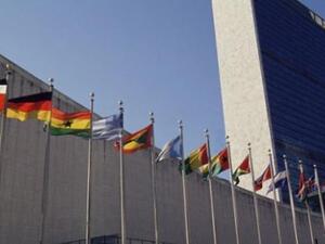  رجل مجهول صوب مسدسًا نحو الشرطة أمام مبنى الأمم المتحدة.