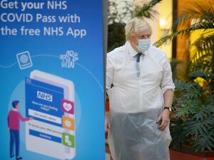 coronavirus cases jumps in the UK and the US