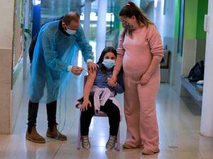 Israel impose travel ban