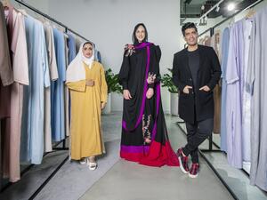 الاتحاد تجمع بين مصممي أزياء من الإمارات والهند لابتكار "عباية ساري"   