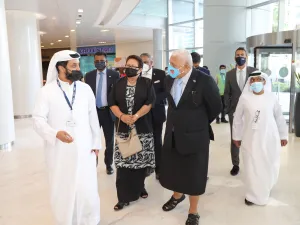 رئيس وزراء جزر فيجي يزور مركز دبي للسلع المتعددة في برج الماس لاستكشاف الفرص التجارية المتاحة في دبي