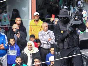 مسلح من حماس في برج الشمالي