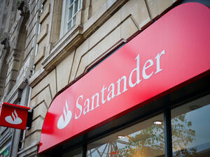 Santander battles to regain £130m after accidentally paying customers twice