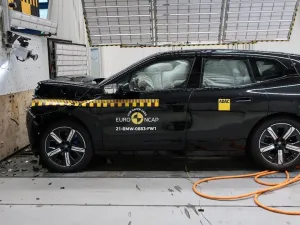 سيارة BMW iX تحصل على تقييم السيارة الأكثر أماناً وفقاً لاختبارات التصادم Euro NCAP