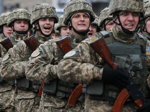 زيلينسكي لـ بايدن: لا صحة لمزاعم غزو روسي