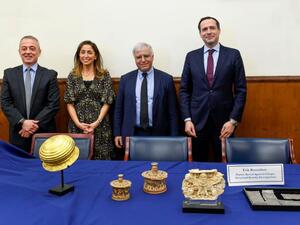 العراق يستعيد 5 قطع أثرية من أمريكا