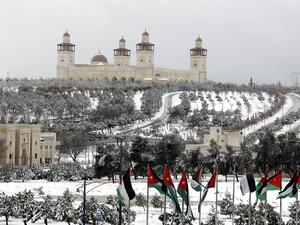 عمان في حلة بيضاء