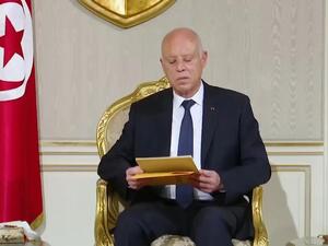 استقالة تربك قيس سعيد دون إضعافه