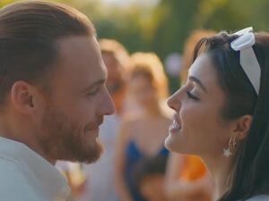 A New Book About Kerem Bürsin and Hande Erçel's Sen Çal Kapımı