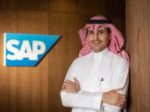 92% من صُناع القرار في مجال تقنية المعلومات الحكومية: السعودية تُسارع الخُطى نحو التحوّل الرقمي
