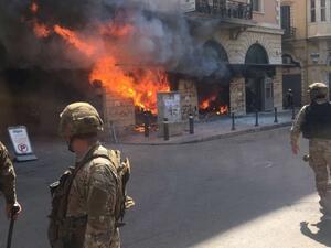 احراق مصرف في لبنان