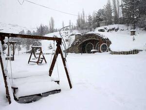 منازل "الهوبيت" في تركيا بالحلة البيضاء