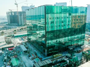 Cleveland Clinic Abu Dhabi Achieves Major Milestone With Topping-off Of New Cancer Center Building