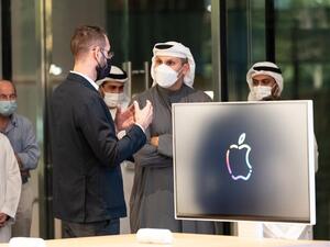 Mubadala Delegation Led by Khaldoon Al Mubarak Visits Al Maryah Island's New Apple Store