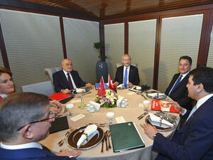 زعماء الأحزاب الستة المعارضة للرئيس التركي