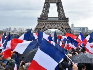 تنافس متوازن عبر الاعلام 