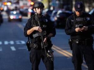 وأكدت الشرطة، أنه تم نقل 4 أشخاص إلى المستشفى