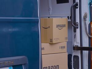 كانت أمازون قد أطلقت برنامجاً تجريبياً للتوظيف في كل من الرياض، وجدة، وأبها، والدمام. أمازون السعودية تطلق برنامجاً تحفيزياً يقدم فرص عمل لموظفات التوصيل