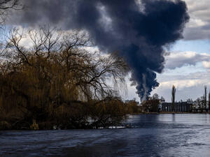 دمار هائل في مطار دنيبرو شرقي أوكرانيا