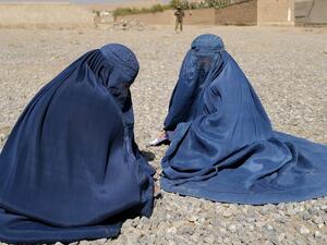 لا. . . المرأة المسلمة ليست مُكَرَّمَة 