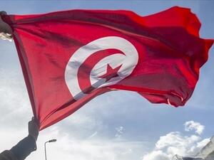 تونس بين العقد والحل