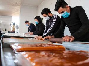 قمر الدين.. أيقونة برتقالية على موائد الإفطار