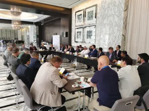 Huawei executives address power optimization and digitization for towerco sector in keynote and panel discussions