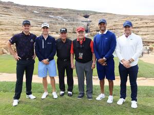 Justin Rose of England, Justin Thomas of the United States, Gary Player, Jack Nicklaus, Tiger Woods of the United States and Rory McIlroy of Northern Ireland pose for a photo prior to the Payne’s Valley Cup on September 22, 2020 on the Payne’s Valley course at Big Cedar Lodge in Ridgedale, Missouri. Tom Pennington/Getty Images for Payne’s Valley Cup/AFP 