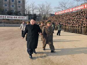 بيونغ يانغ قد تكشف في العرض العسكري عن الصواريخ الباليستية العابرة للقارات