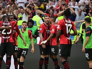 ميلان يريد تحقيق الفوز من أجل ضمان الفوز بلقب الدوري الإيطالي (المصدر: أ ف ب)