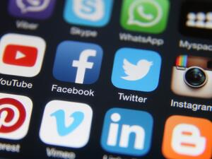 السياسة وقضايا الأمّة في زمن الهواتف الذكية