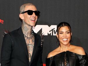 كورتني كارداشيان وترافيس باركر كورتني كارداشيان وترافيس باركر