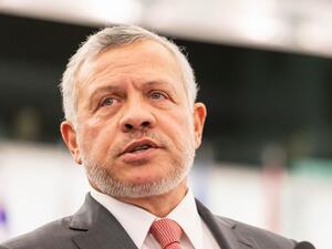 ملك الاردن يوافق على تقييد اتصالات وتحركات شقيقه حمزة