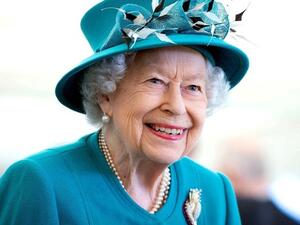 الملكة اليزابيث الملكة اليزابيث