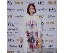 فاطمة البنوي الممثلة وصانعة الأفلام السعودية فاطمة البنوي تبدأ تصوير فيلم بسمة