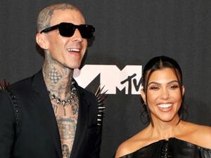 كورتني كارداشيان وترافيس باركر