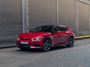 "أوتوكار" تمنح كيا جائزتين مرموقتين