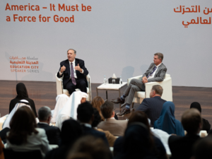 الدبلوماسي الأمريكي السابق "مايكل بومبيو" يُسلّط الضوء على مستقبل أوكرانيا في جلسة نقاشية بمؤسسة قطر