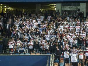 جماهير الزمالك تتغنى بصدارة فريقها (المصدر: أ ف ب)