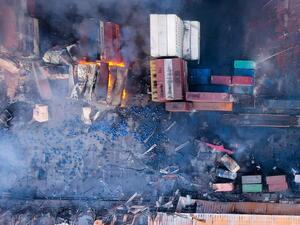 حريق بمستودع في بنغلاديش