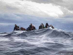 بدلاً من استقبال اللاجئين الليبيين، كان بإمكان الاتحاد الأوروبي الالتزام بإعادة بناء البنية التحتية وتحسين مستويات المعيشة في ليبيا.