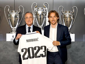 مودريتش مستمر مع ريال مدريد حتى صيف عام 2023 (المصدر: حساب ريال مدريد الرسمي على تويتر)