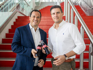 "الإمارات لتموين الطائرات" شريك "كوكا كولا أرينا" للأطعمة والمشروبات