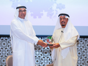ضاحي خلفان يستعرض رؤيته للاستفادة من طاقات وقدرات شباب الإمارات لتعزيز دورهم في بيئة العمل الوطني