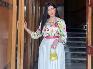Donia Batma recently released a new song called "Qunbula"