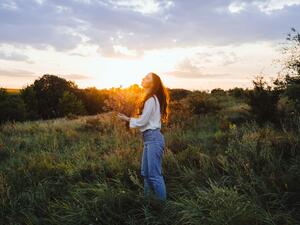 ما هي فوائد اشعة الشمس ؟  ما هي فوائد اشعة الشمس ؟