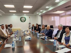 رئيس البرلمان العربي السيد العسومي يبحث مع الدكتور طلال أبوغزاله سبل تفعيل التعاون بين البرلمان العربي والمجموعة العالمية