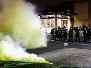 غضب عقب انتشار فيديو مقتل شاب أسود برصاص الشرطة بأمريكا