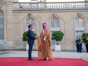 تأتي زيارة بن سلمان بعد زيارة ماكرون إلى جدة في كانون الأول/ديسمبر، حين أطلقا مبادرة لمساعدة لبنان.