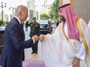 Biden (L) Saudi Crown Prince 